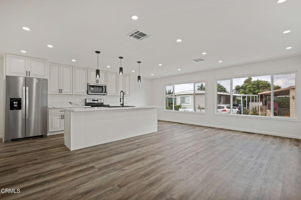 Lamplighter MHP - 0451 - Manufactured In Park