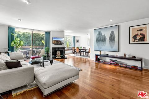 Photo of 851 N Kings Road #102, West Hollywood, CA 90069 (MLS # 25571531)