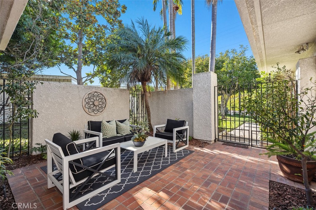 5592 Avenida Sosiega W B