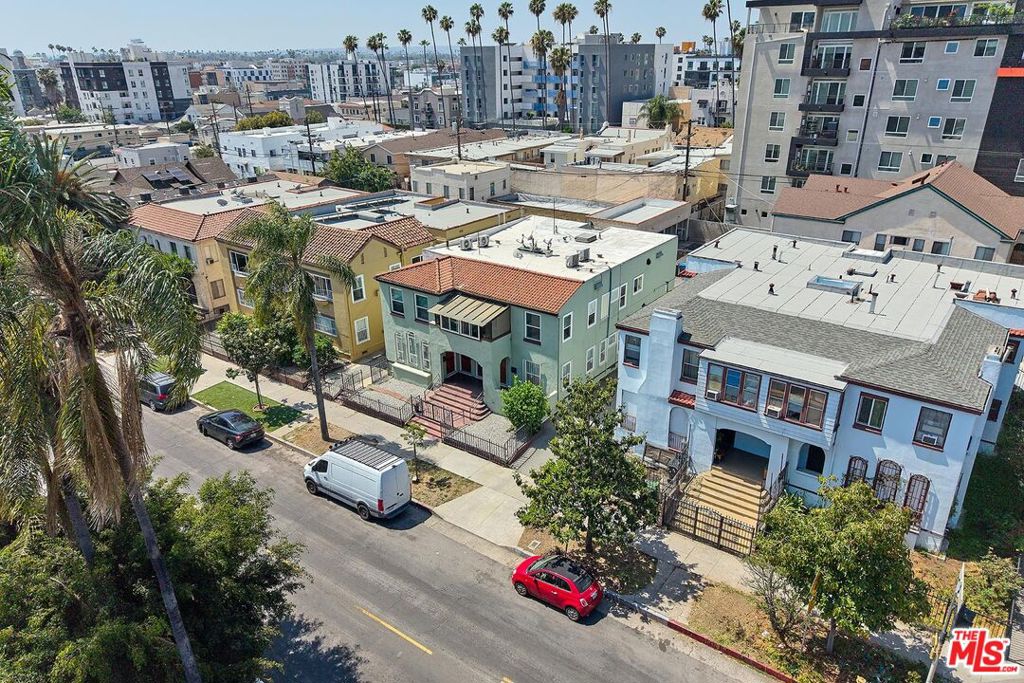 905 S Catalina Street