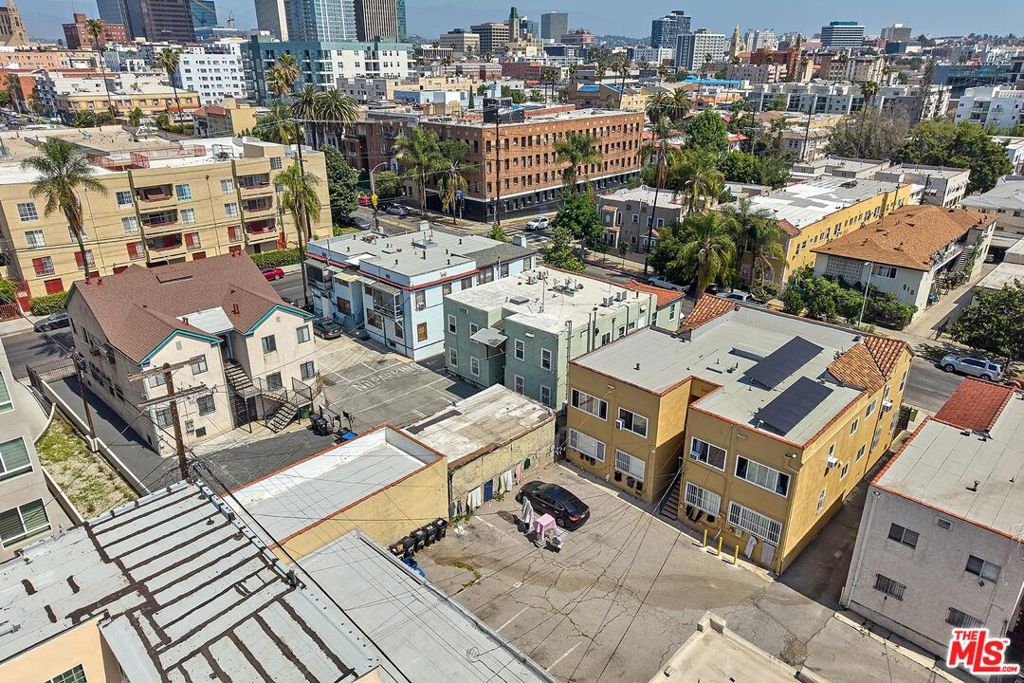 905 S Catalina Street