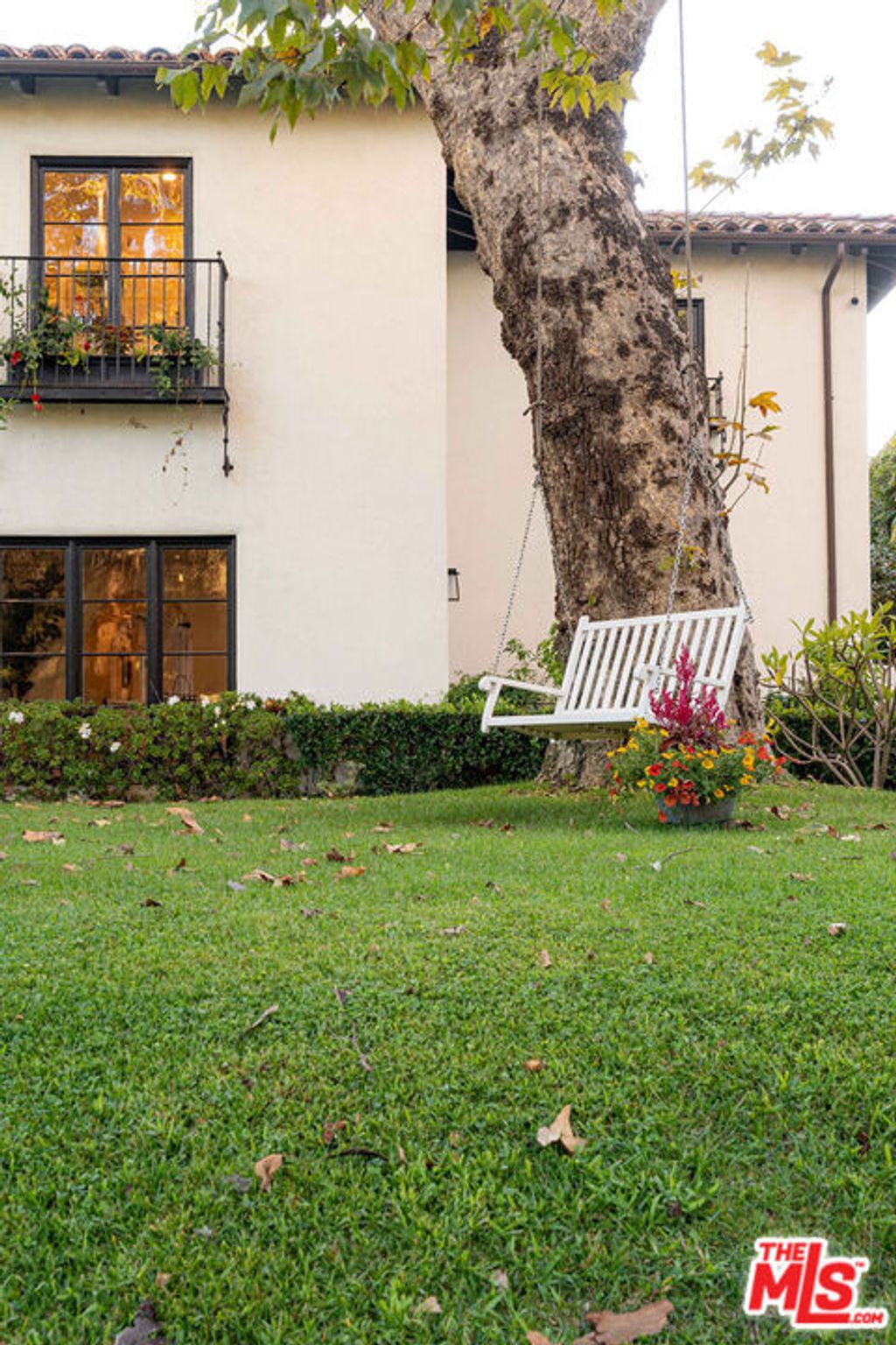 Photo of 200 Lorraine Boulevard, Los Angeles, CA 90004 (MLS # 25604159)