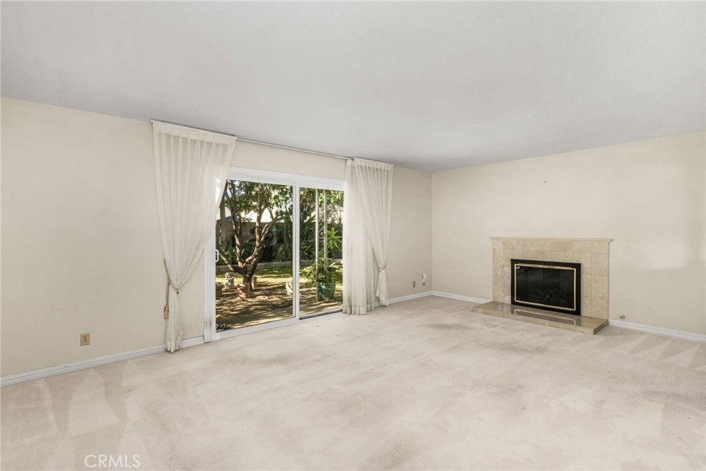 3742 E Euclid