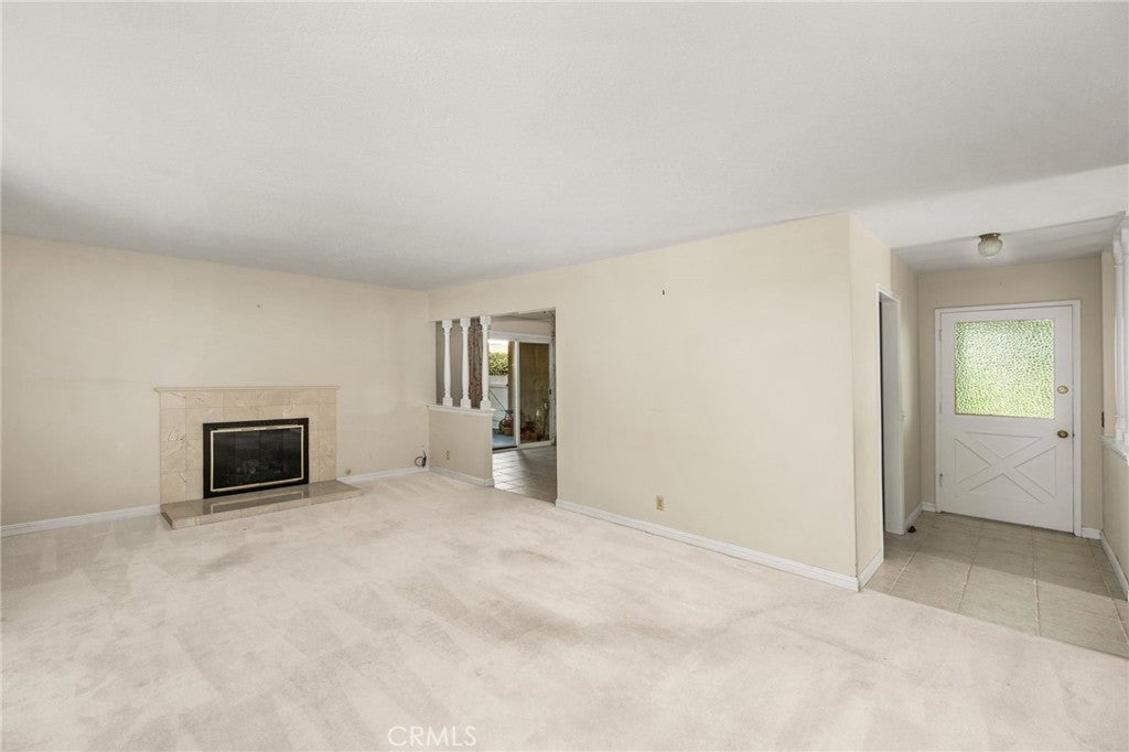 3742 E Euclid