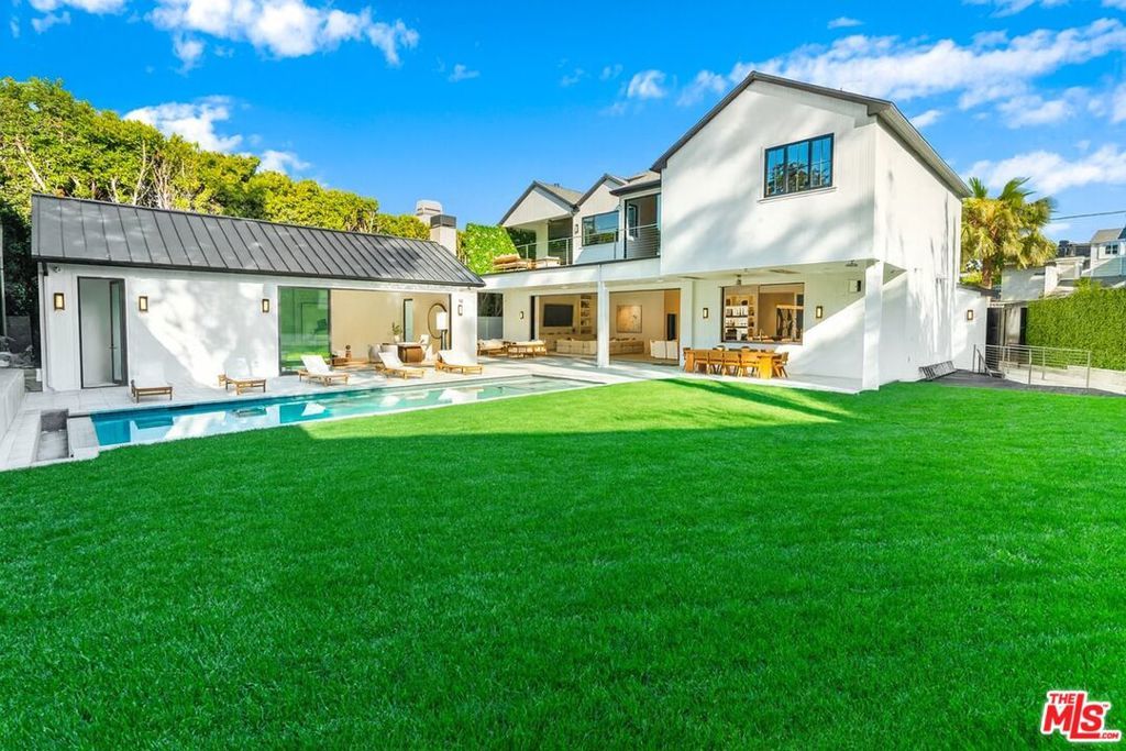 Photo of 12227 Tweed Lane, Los Angeles, CA 90049 (MLS # 25600081)