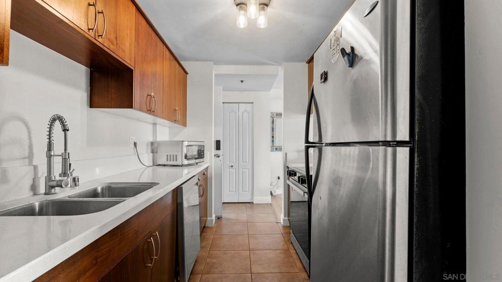 2828 University Ave Unit 307