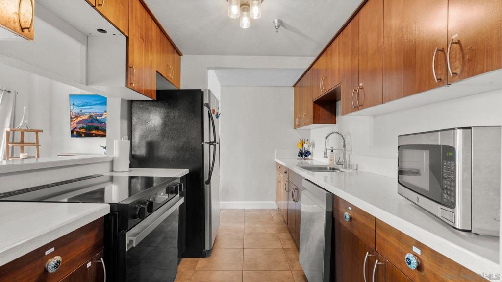 2828 University Ave Unit 307