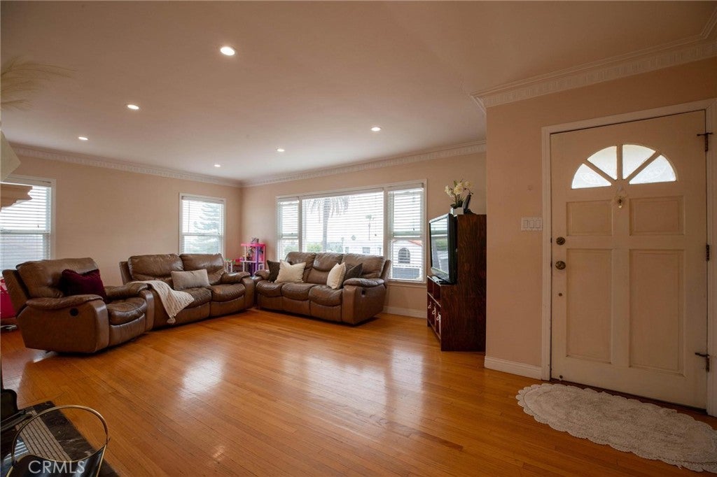 4427 W 60th