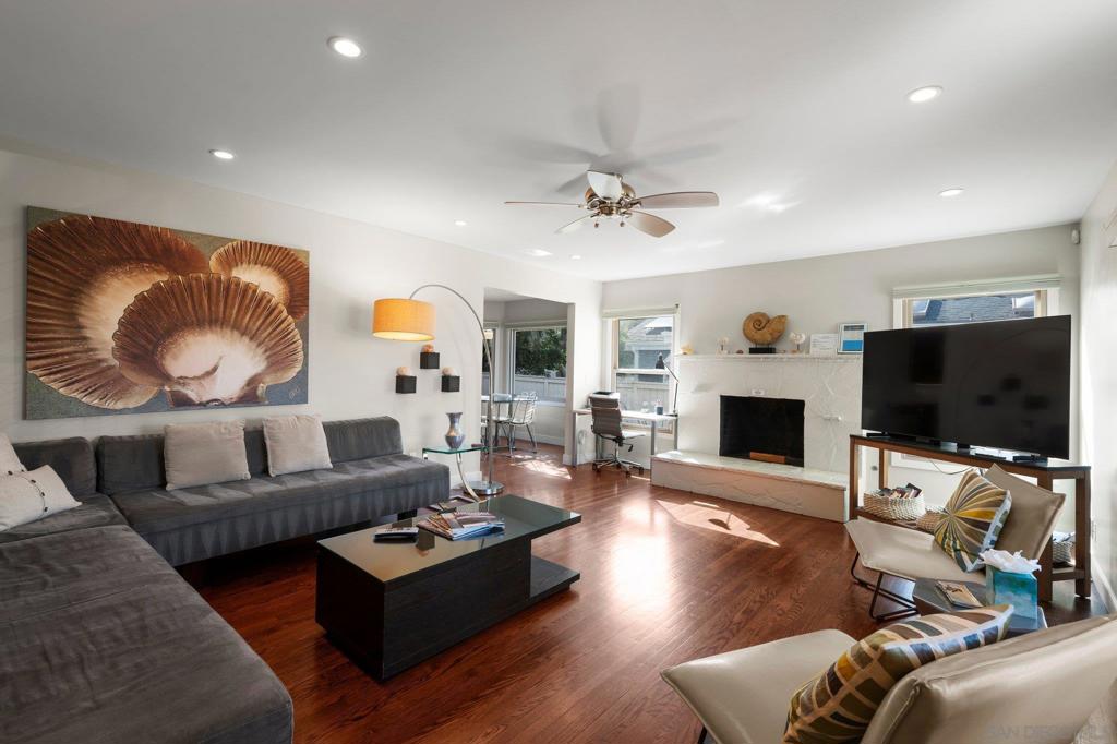 535 537 1/2 Fern Glen