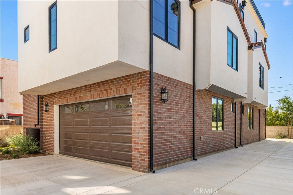220 W Mission B