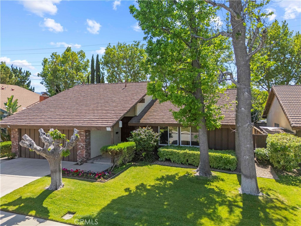 25033 Avenida Balita