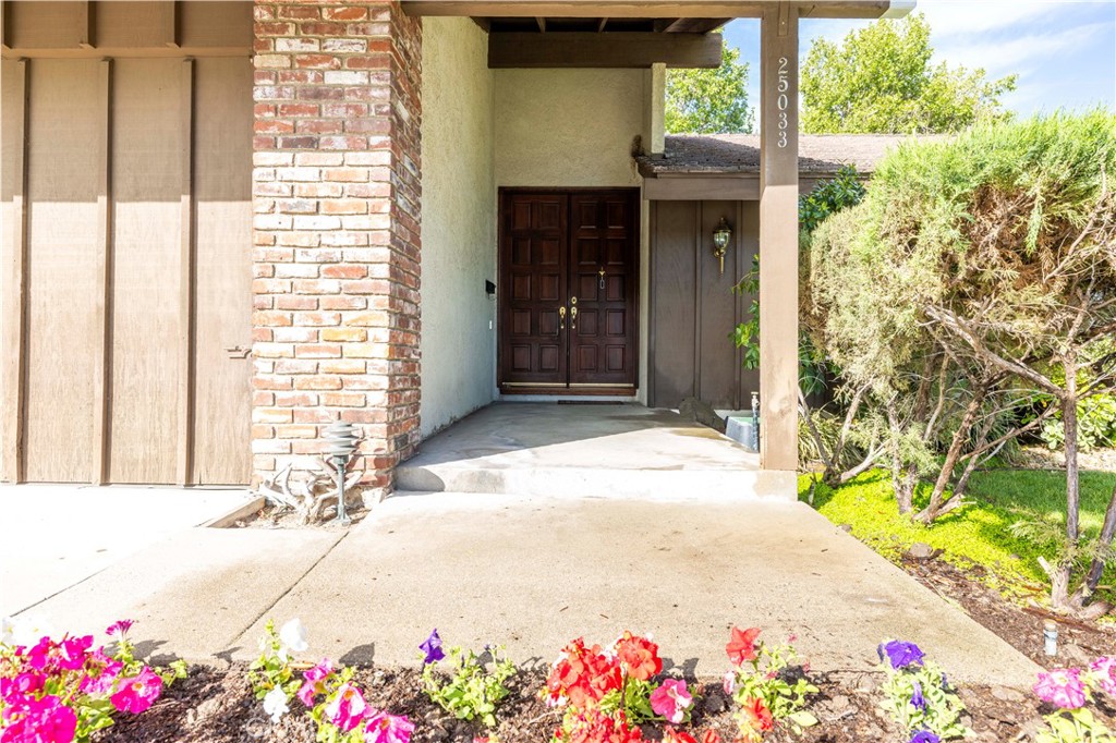 25033 Avenida Balita