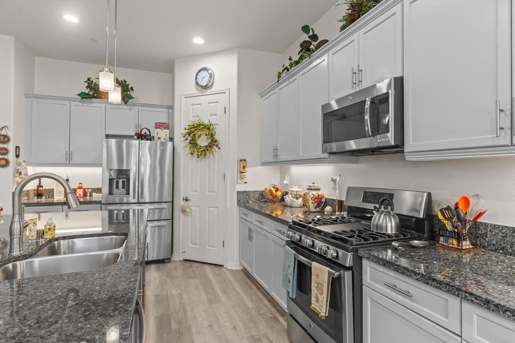 43158 Arolo Way