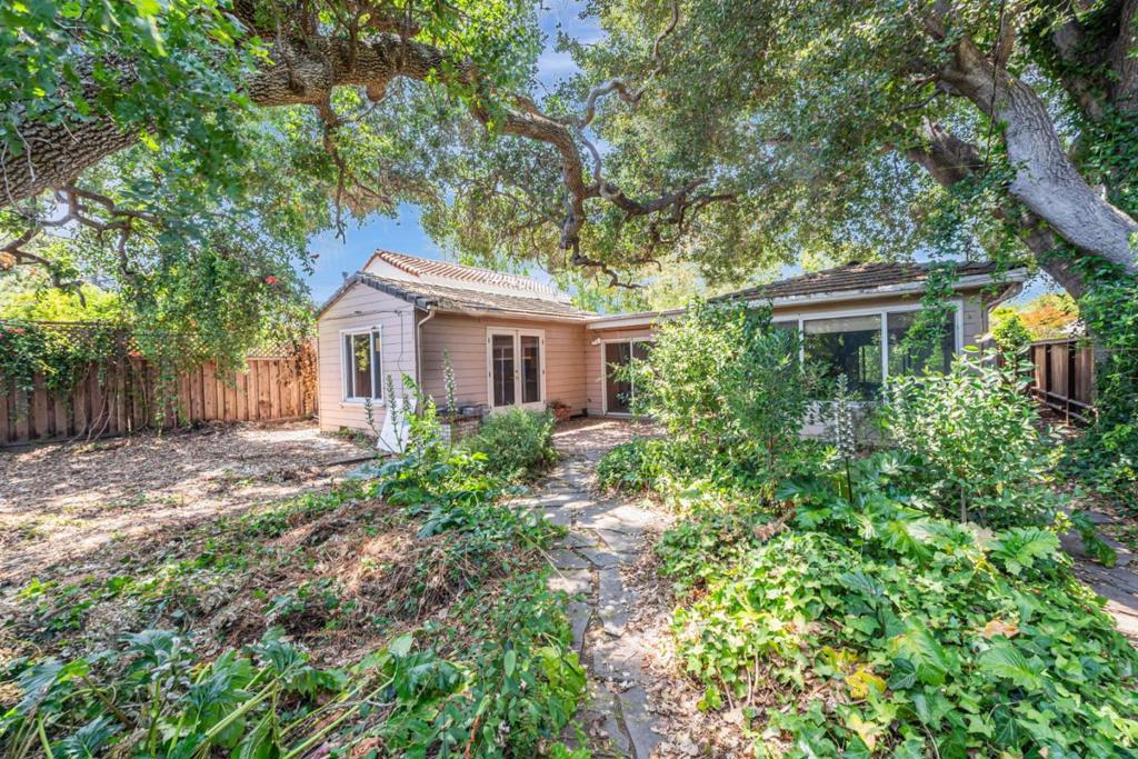 1036 Almanor Avenue