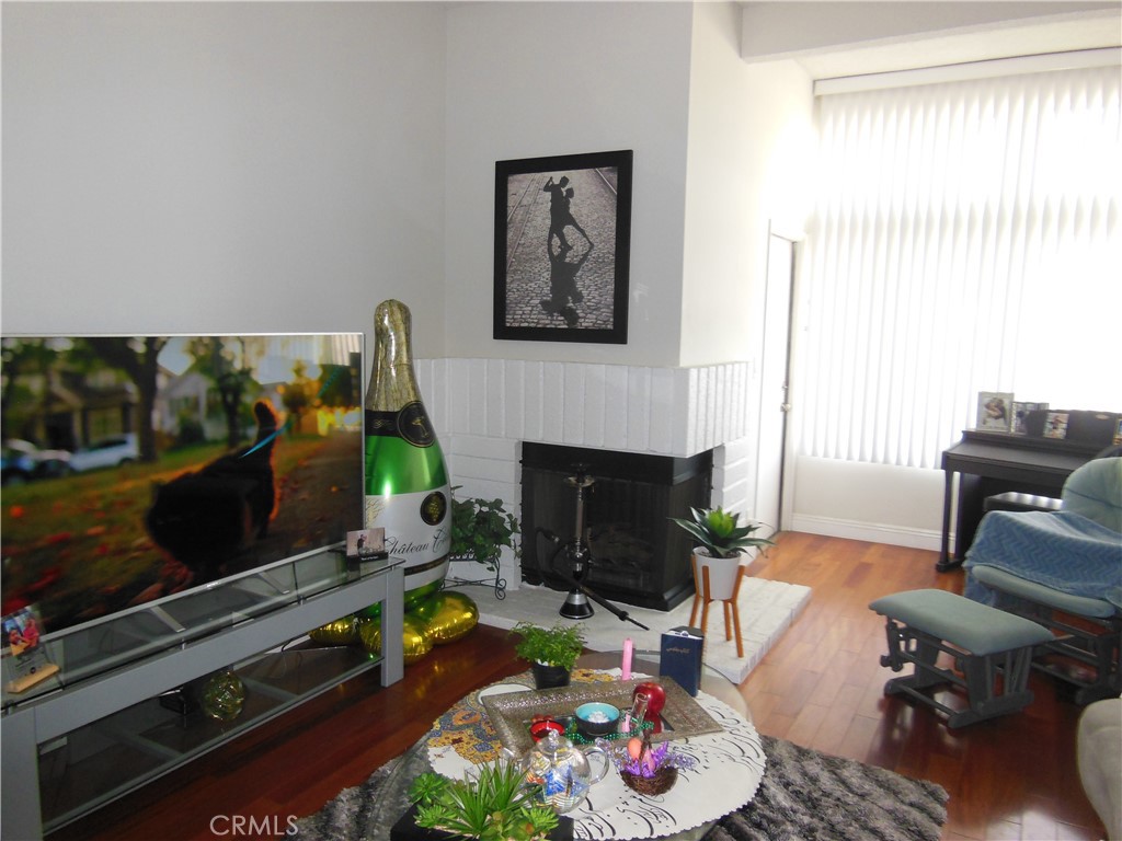 7800 Topanga Canyon Boulevard 323