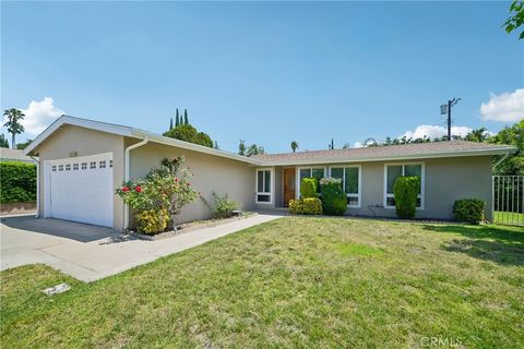 Photo of 9518 Ruffner Avenue, Northridge, CA 91343 (MLS # AR26096432)