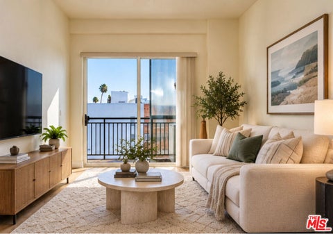 Photo of 345 S Gramercy Place #PH10, Los Angeles, CA 90020 (MLS # 26105164)