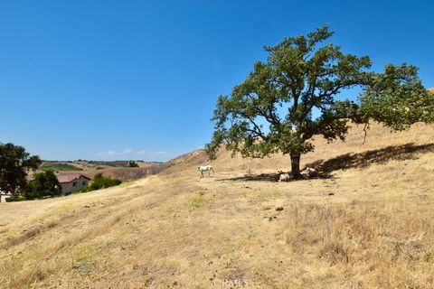 Tiny photo for 1924 Surrey Way, Paso Robles, CA 93446 (MLS # NS25149243)