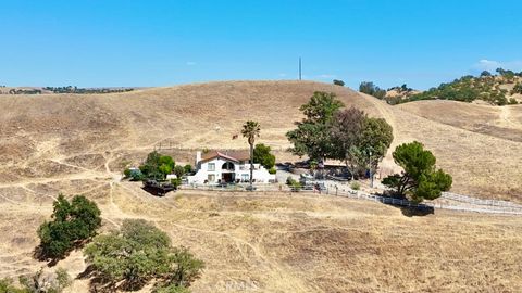 1924 Surrey Way Paso Robles CA 93446