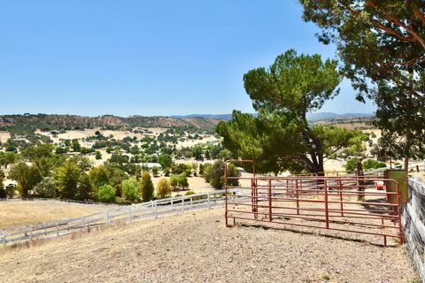 Tiny photo for 1924 Surrey Way, Paso Robles, CA 93446 (MLS # NS25149243)