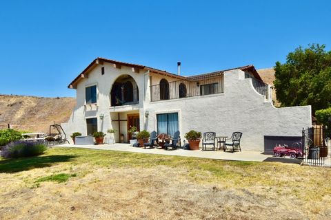 Tiny photo for 1924 Surrey Way, Paso Robles, CA 93446 (MLS # NS25149243)