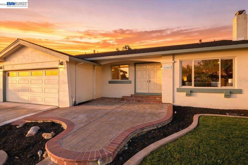 6360 Shorewood Ct