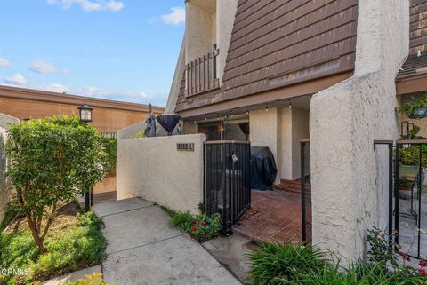 Photo of 18360 Collins Street #L, Tarzana, CA 91356 (MLS # V1-33117) Photo of 18360 Collins Street #L, Tarzana, CA 91356 (MLS # V1-33117)
