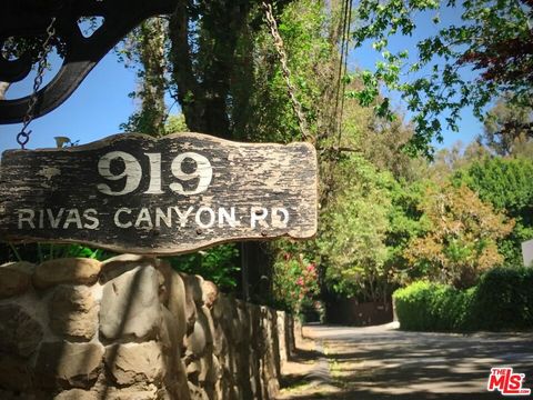 Photo of 919 Rivas Canyon Road, Pacific Palisades, CA 90272 (MLS # 26667007)