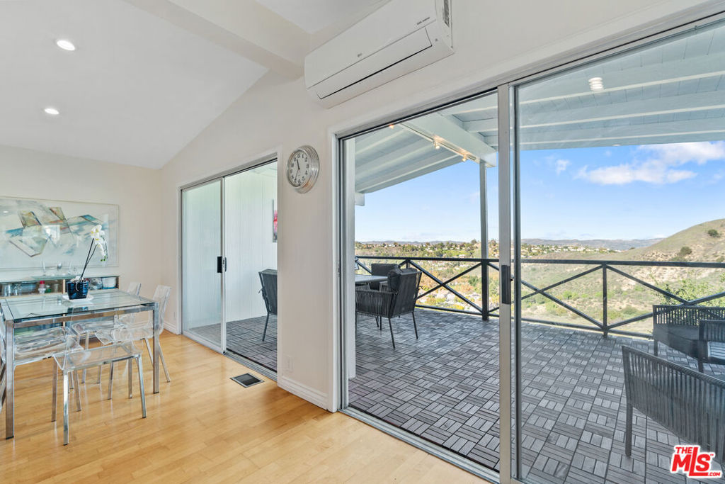 23777 Mulholland Highway 62