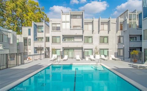 Photo of 1940 N Highland Avenue #55, Los Angeles, CA 90068 (MLS # WS25189865) Photo of 1940 N Highland Avenue #55, Los Angeles, CA 90068 (MLS # WS25189865)