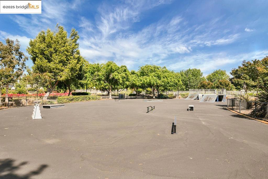 QUAIL VALLEY EST - Residential