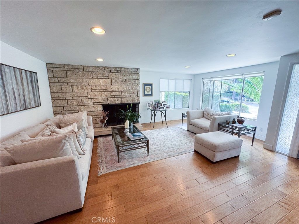 Photo of 3670 Barry Ave, Los Angeles, CA 90066 (MLS # SB25247767)