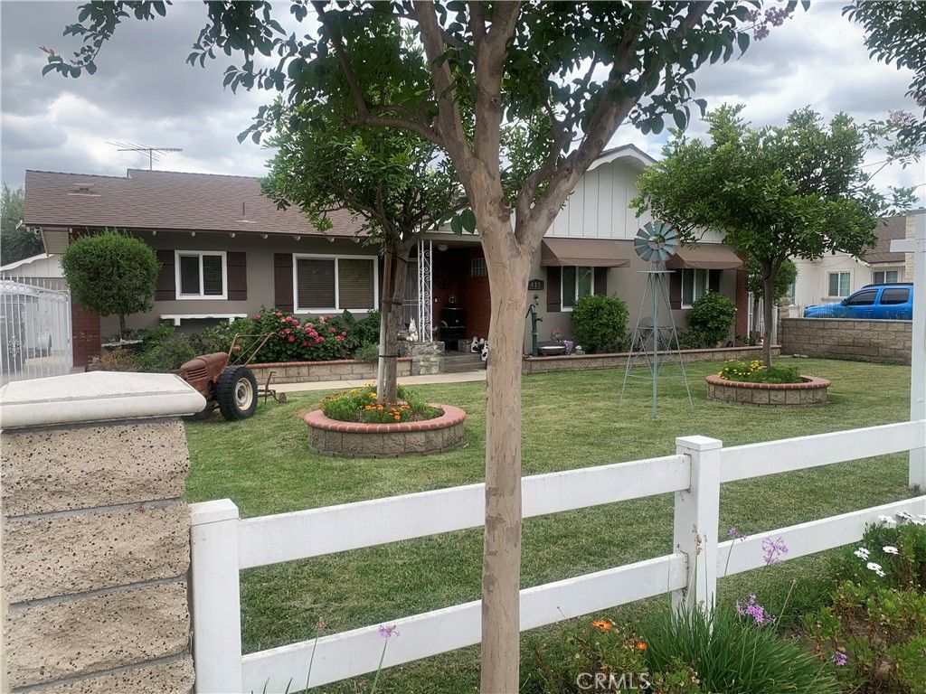 Photo of 427 W Maple ST, Ontario, CA 91762 (MLS # DW26049652)