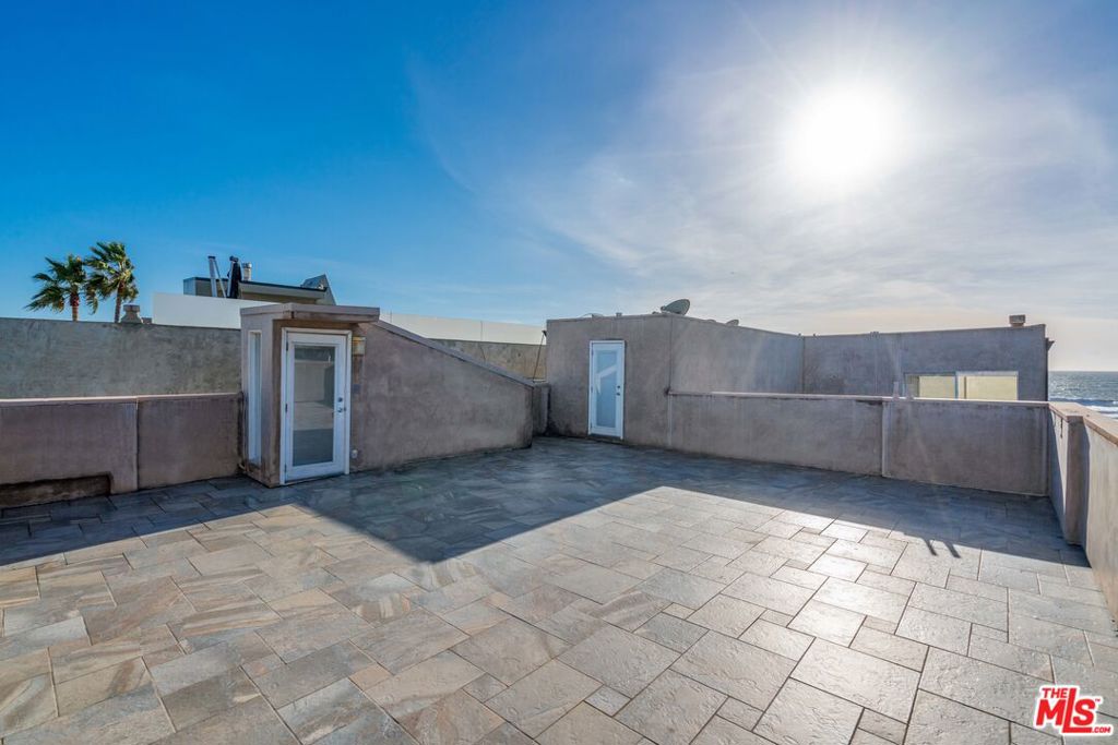 OCEAN STRAND - Residential Lease