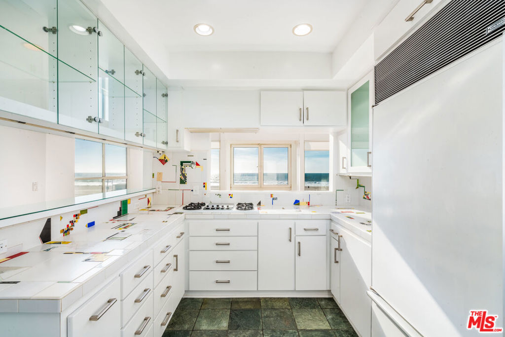 OCEAN STRAND - Residential Lease