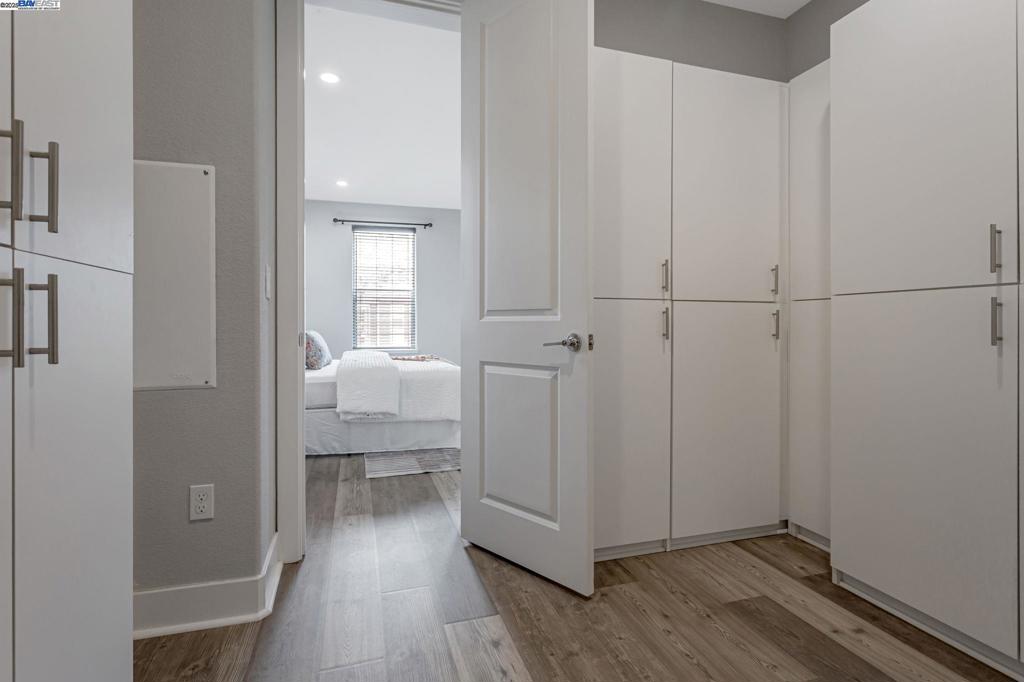 TOWN SQUARE - Residential