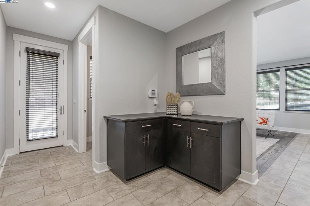 TOWN SQUARE - Residential