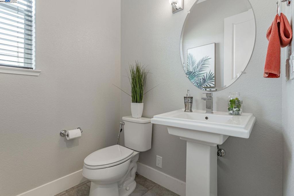 TOWN SQUARE - Residential