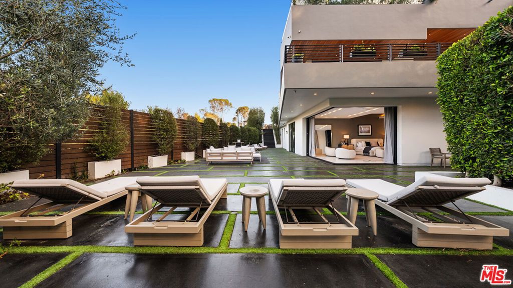 Photo of 17335 Tramonto Drive, Pacific Palisades, CA 90272 (MLS # 26671689)