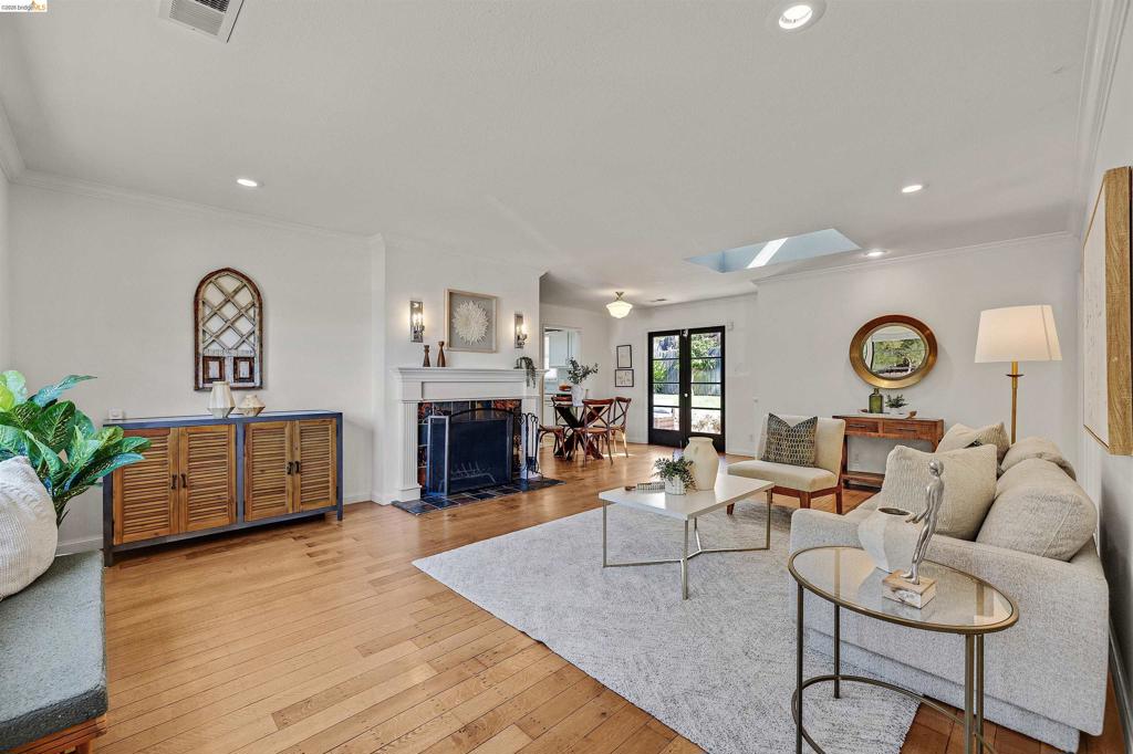 4326 Arden Pl