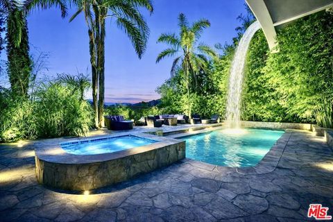 Photo of 7218 Mulholland Drive, Los Angeles, CA 90068 (MLS # 26639761)