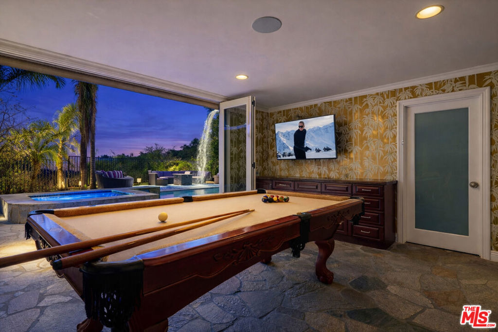 7218 Mulholland Drive