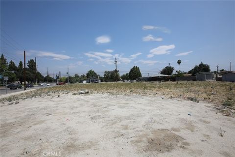 Photo of 0 E Lugonia, Redlands, CA 92374 (MLS # IV26105755)