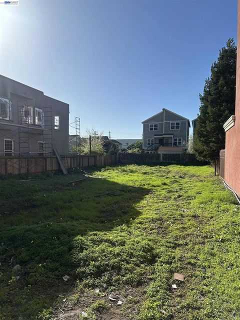 Photo of 3223 3223 Filbert St, Oakland, CA 94608 (MLS # 41126344)
