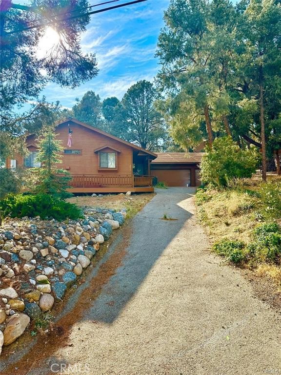Are you looking for a single level home with great views of the north side of Mt Pinos? This is it, walk to everything, PMC Market for their great Deli Sandwichs, Post Office, La Lena for great lunch or early dinner, Bear Claw Bakery made fresh daily pastries,pizzas,specialty coffee drinks or a Bar-B-Que lunch or dinner at Hungry Al's. This 3 bedroom, 3 bathrooms all on one level home is waiting for you to explore all of the 1724 sqft. There is a natural stone hearth and fireplace to warm you up on the chilly evenings, located in the greatroom. Wait until you see the oversized master suite and walk-in closet. The kitchen has Quartz counters, opens up to the greatroom with its high wood ceilings and newer laminate flooring everywhere. You must come see this beautiful home waiting for you to make it your own. Don't forget the 3 car garage for all your storage needs. Bring your clients before this is sold.