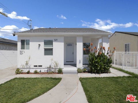 Photo of 529 W 90th Street, Los Angeles, CA 90044 (MLS # 26863861)