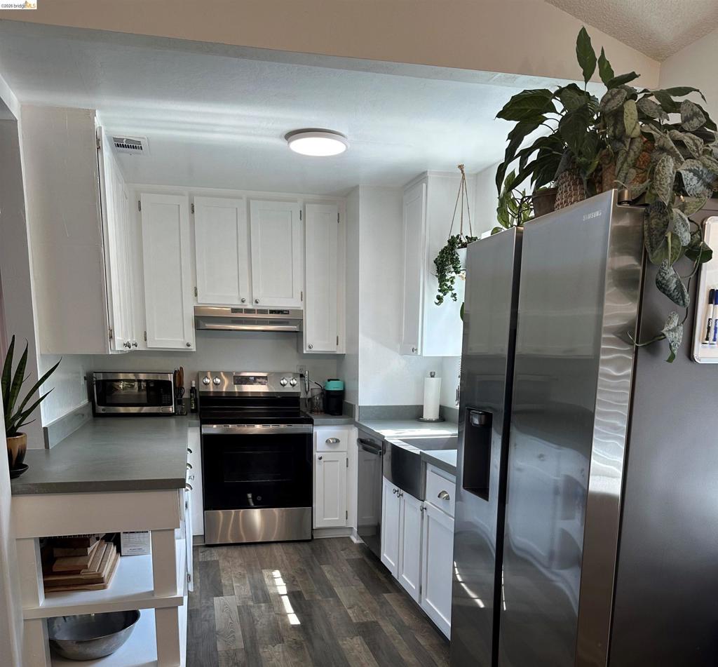 1164 MAYWOOD LN.