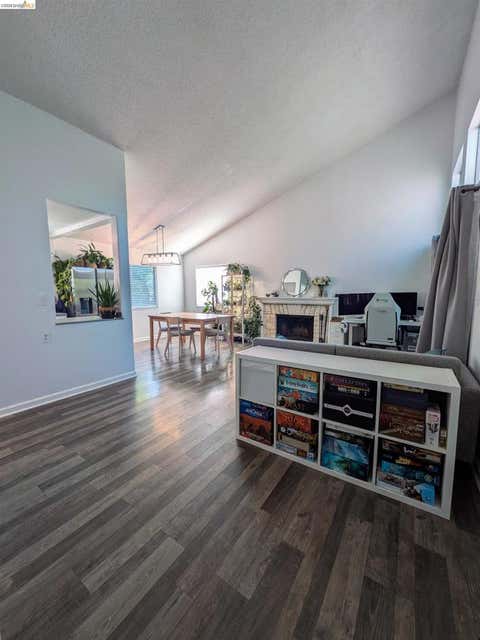 Photo of 1164 MAYWOOD LN. Ln, Martinez, CA 94553 (MLS # 41130104)