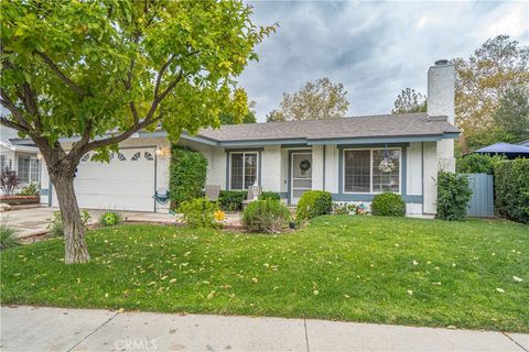 Photo of 25891 Fenda Way, Valencia, CA 91355 (MLS # SR25268215)