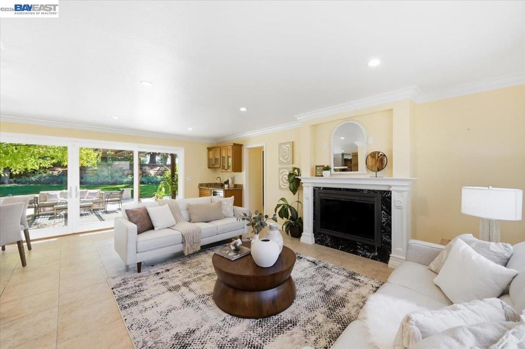 280 Bolla Ave